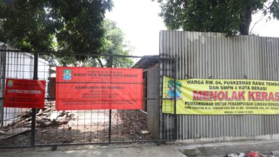 Bangunan Liar Penampungan Limbah dan Rongsok di Bekasi Disegel