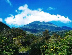 5 Gunung di Jawa Barat yang Dikenal Angker dan Penuh Misteri