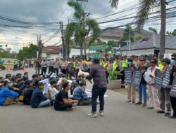 Ketiga Kalinya, Aliansi Mahasiswa Jawa Barat Gelar Aksi Masa di PN Bale Bandung
