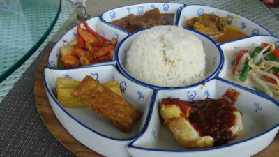 Rekomendasi 5 Rumah Masakan Padang Paling Enak dan Terkenal di Bandung