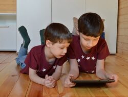 5 Cara Ampuh Atasi Kecanduan Gadget pada Anak
