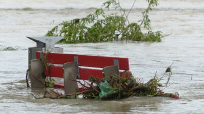 BPBD Jabar Kirim Tim untuk Tangani Banjir Karawang dan Longsor Purwakarta