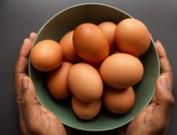 Cara Membedakan Telur Segar dengan Telur Busuk, Jangan Sampai Tertipu oleh Cangkangnya yang Glowing