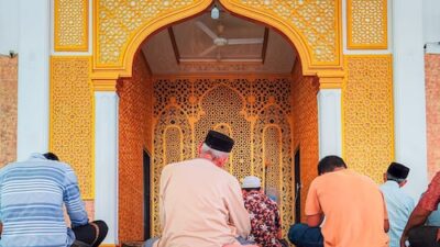 Keutamaan Berjalan Menuju Masjid Saat Hendak Melaksanakan Sholat Jumat