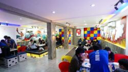 Dots Board Game Cafe yang terletak di Paskal Hypersquare, Blok F No. 41 Jalan Pasir Kaliki No. 25-27 Bandung.