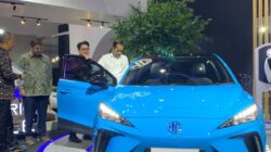 Sambangi IIMS 2023, Presiden Jokowi Jajal Mobil Listrik MG4 EV