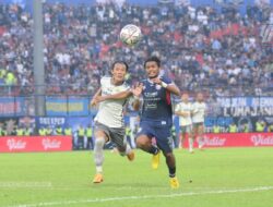 Arema FC Bertekad Rebut Poin Penuh di Kandang Persib