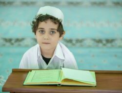 Bunda, Ini Cara Paling Mudah dan Praktis Agar Anak Gemar Membaca Al-Quran