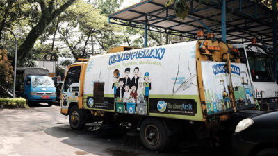 DLH Kota Bandung Tambah Armada dan Alat Berat untuk Atasi Penumpukan Sampah di TPS