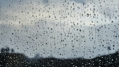 Prakiraan Cuaca Kota Bandung Hari Kamis 27 April 2023 : Awas, Kota Bandung akan Diguyur Hujan dengan Intensitas Sedang dari Siang hingga Sore Hari
