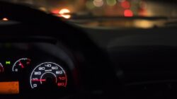 7 Tanda Lampu Indikator pada Mobil yang Wajib Anda Ketahui
