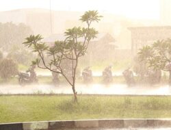 Jawa Barat Dilanda Hujan Badai, Peneliti Ungkap Siklon Herman Pemicu Cuaca Ekstrem di Indonesia