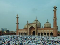 Teks Khutbah Idul Fitri: Hikmah Puasa Sebulan Penuh Menjadikan Orang Takwa