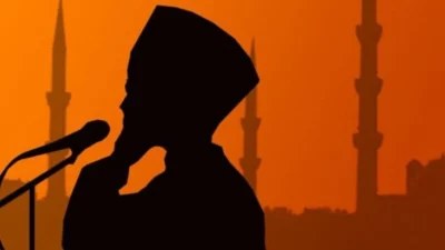Mengenal Sejarah Perintah Adzan Umat Islam Sampai Orang yang Pertama Adzan di Dunia