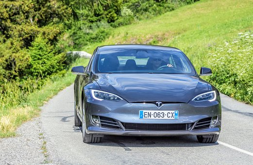 Rekor Baru! Tesla Jual Lebih dari 422 Ribu Mobil Listrik di Q1 2023