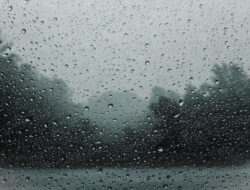Prakiraan Cuaca Kota Bandung Hari Senin 17 April 2023 : Siang Hingga Malam Hari akan Diguyur Hujan