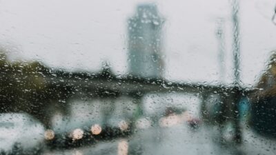 Prakiraan Cuaca Kota Bandung Hari Jumat 28 April 2023 : Hati-Hati, Hujan akan Mengguyur Kota Bandung Sepanjang Hari