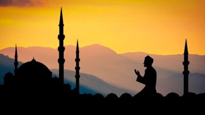 Kapan Sebaiknya Seseorang Itikaf di Masjid, Siang Atau Malam? Ini Penjelasannya