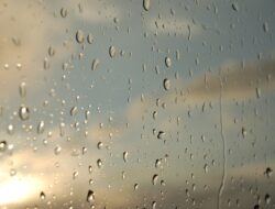 Prakiraan Cuaca Kota Bandung Hari Jumat 14 April 2023 : Pagi Hingga Sore akan Diguyur Hujan