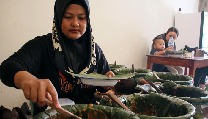 Peta Kuliner di Bandung: Sarapan Bubur ala Bangsawan di Ndalem Katresnan
