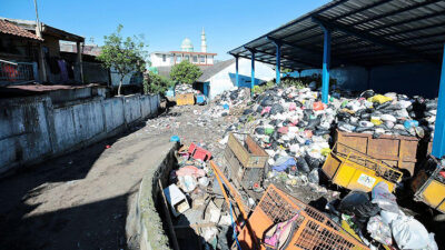 Tumpukan Sampah di Sejumlah TPS Kota Bandung Berangsur Berkurang