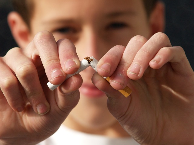 Menyingkap Bahaya Mengintai dari Merokok bagi Remaja
