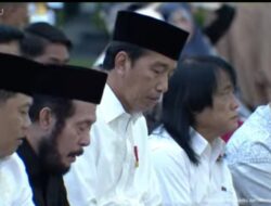 Presiden Jokowi dan Ibu Negara Salat Idul Adha di Istana Yogyakarta Ditemani Ketua MK Anwar Usman