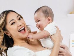 Punya Balita, Nikita Willy Utamakan Pilih Produk Perawatan Bayi yang Aman