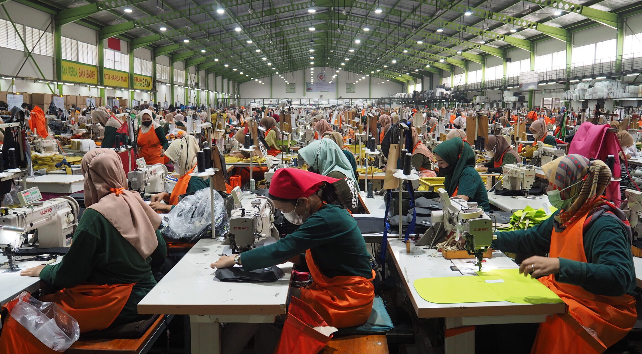 Intip Proses Pembuatan Tas Brand di Bandung