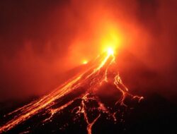 Siaga! Gunung Karangetang Luncurkan Lava Pijar Sejauh 1.500 Meter, Warga Diimbau Waspada