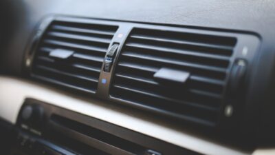 Tiga Kiat Mudah Membersihkan Ventilasi AC Mobil Agar Lebih Nyaman dan Sehat