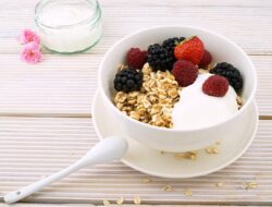 Jarang Diketahui, Konsumsi Yoghurt Ternyata Bisa Mencegah Depresi