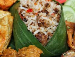 9 Rekomendasi Warung Makan Nasi Tutug Oncom di Bandung, Rasa Gurih Pedas Bikin Nampol