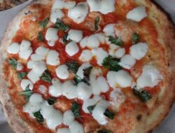 Mau Cicipi Pizza Autentik Italia di Pangandaran? Brillo Pizza Tempatnya