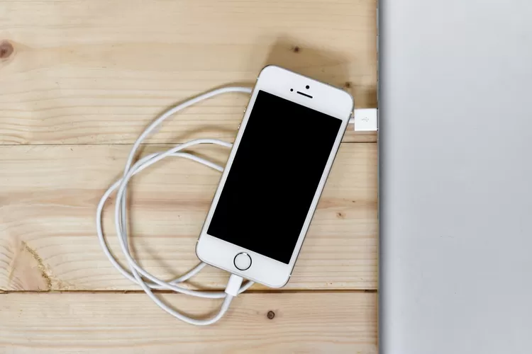 Ulik Manfaat Baypass Charging, Revolusi Pengisian Baterai Smartphone