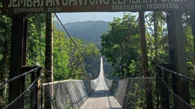 Jembatan gantung Situ Gunung_ Instagram @jembatansitugunung