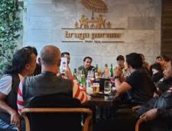 Rayakan 1 Abad Lahirnya Ikon Kuliner Bandung “Braga Permai” Usung Tema Mendalam Tentang Kota Kembang