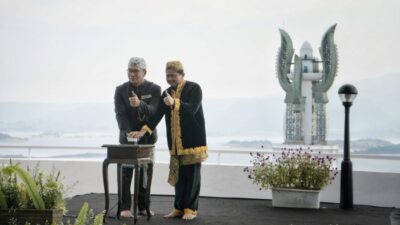 Hidupkan Wisata Jatigede, Gubernur Ridwan Kamil Resmikan Taman Seribu Cahaya
