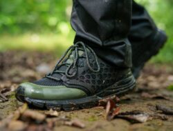 Anti Cedera! Ini 8 Rekomendasi Sepatu Hiking Produk Lokal yang Super Nyaman