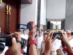 Konsolidasi Caleg Partai Gerindra Digelar Tertutup, Prabowo Subianto Ogah Beri Keterangan kepada Awak Media