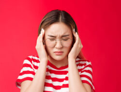 8 Tips Menghilangkan Sakit Kepala dengan Metode Pengobatan Herbal, Paling Mudah dan Murah