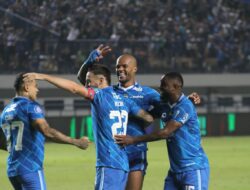 Hasil Akhir Persib VS PSS Sleman 4-1, Maung Bandung Tutup Paruh Musim dengan Kemenangan