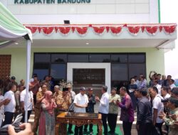 Gedung PLUT Kabupaten Bandung Diresmikan, Teten Masduki: UMKM Harus Bersaing dengan Produk Global