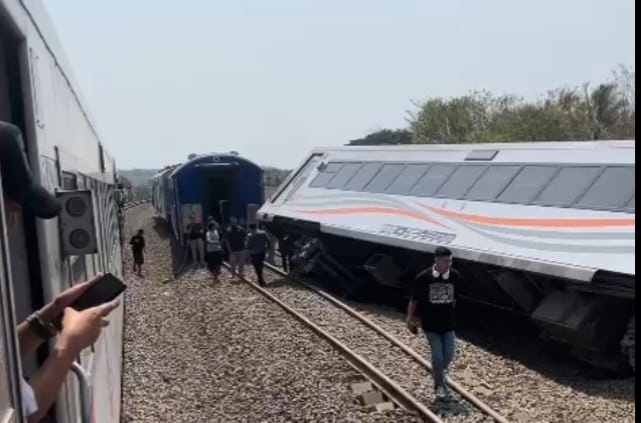 Kecelakaan KA Semeru dan KA Argo Wilis Terjadi di Sentolo - Wates, Jalur Selatan Lumpuh