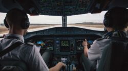 Berbagai Syarat yang Harus Dipenuhi untuk Menjadi Seorang Pilot Profesional