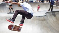 Trik Dasar Bermain Skateboard