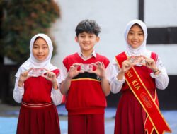 Pemkot Bandung Berikan Kadoku Jempol kepada Para Pengajar dan Pelajar