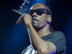 Snoop Dogg Resmi Berhenti Merokok Setelah Perdebatan Panjang Bersama Keluarganya
