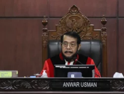 BREAKING NEWS, Anwar Usman Dipecat dari Ketua MK karena Langgar Etik Berat