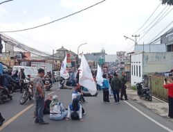 Ribuan Buruh Bertemu di KBB, Gelar Konvoi ke Gedung Sate Tuntut UMK Naik 15 Persen